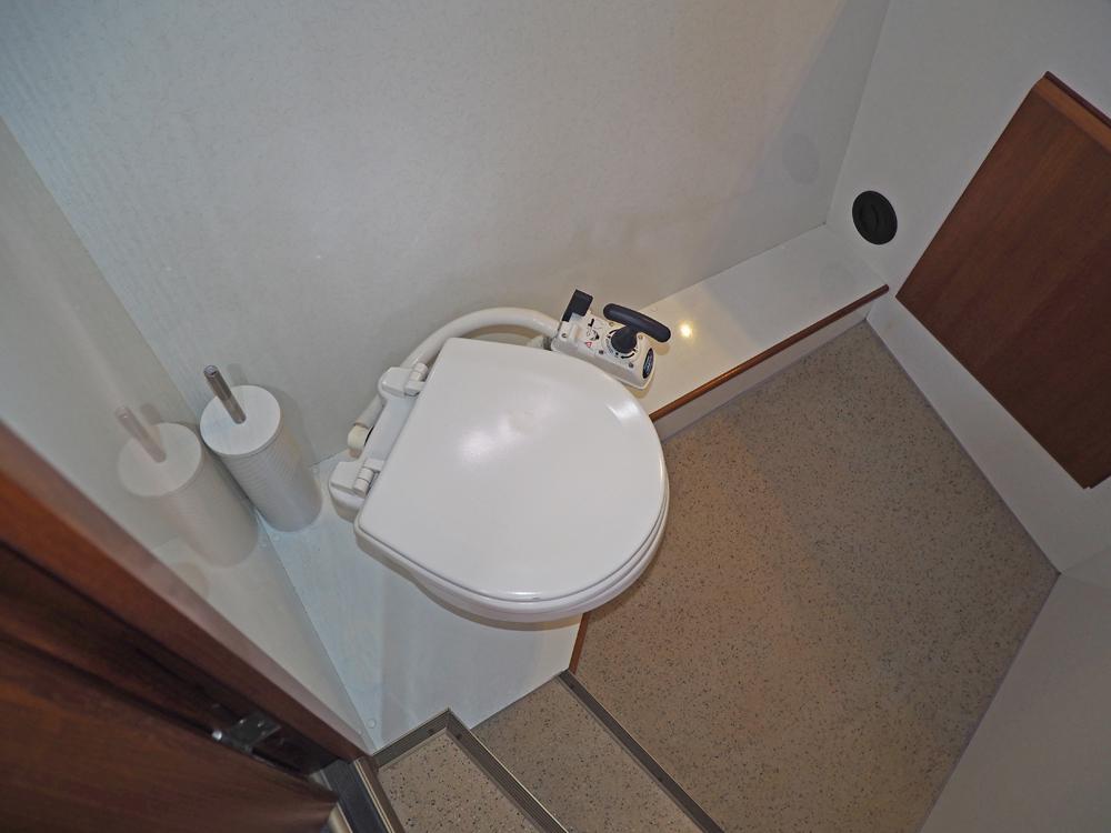 Salon, Accommodatie
